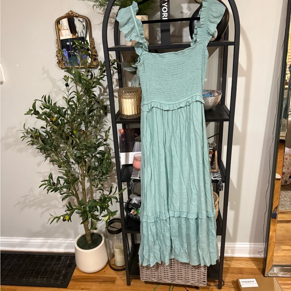 Mine Light Green Ruffle Maxi Dress size large